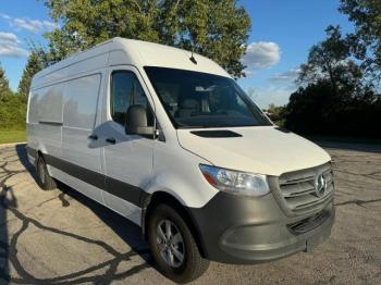  Salvage Mercedes-Benz Sprinter