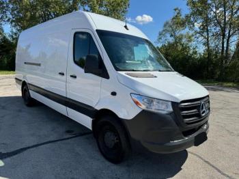  Salvage Mercedes-Benz Sprinter