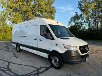  Salvage Mercedes-Benz Sprinter