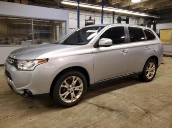  Salvage Mitsubishi Outlander