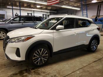  Salvage Nissan Kicks