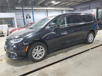  Salvage Chrysler Pacifica