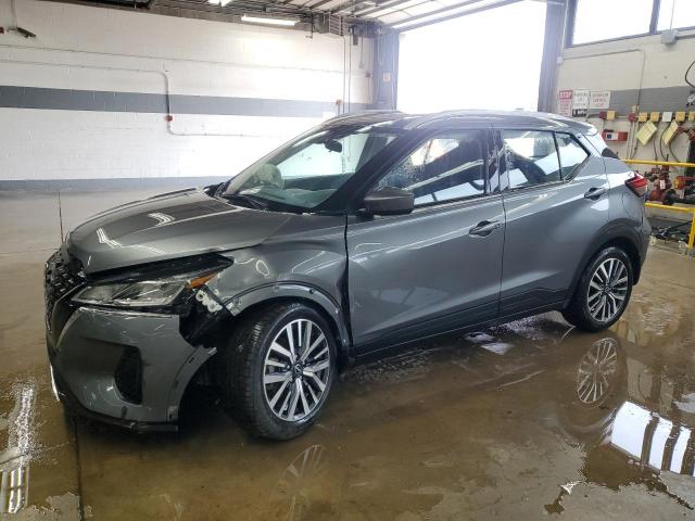  Salvage Nissan Kicks