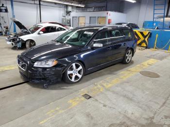  Salvage Volvo V70
