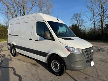  Salvage Mercedes-Benz Sprinter