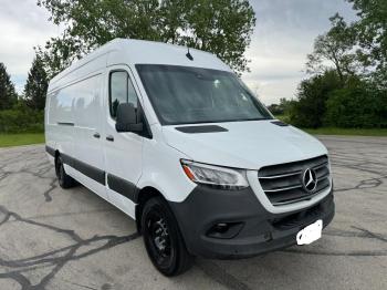  Salvage Mercedes-Benz Sprinter