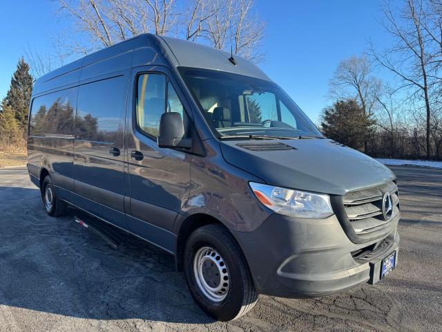  Salvage Mercedes-Benz Sprinter