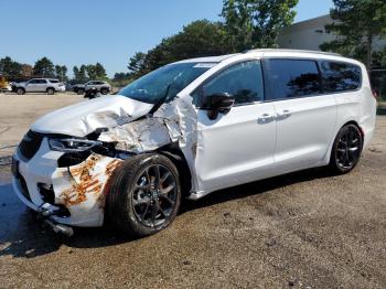  Salvage Chrysler Pacifica