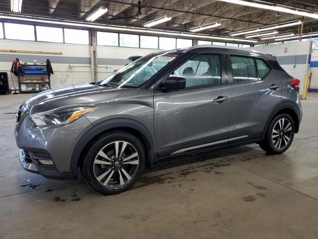  Salvage Nissan Kicks