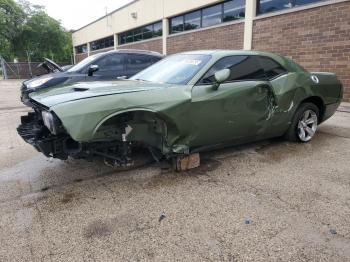  Salvage Dodge Challenger