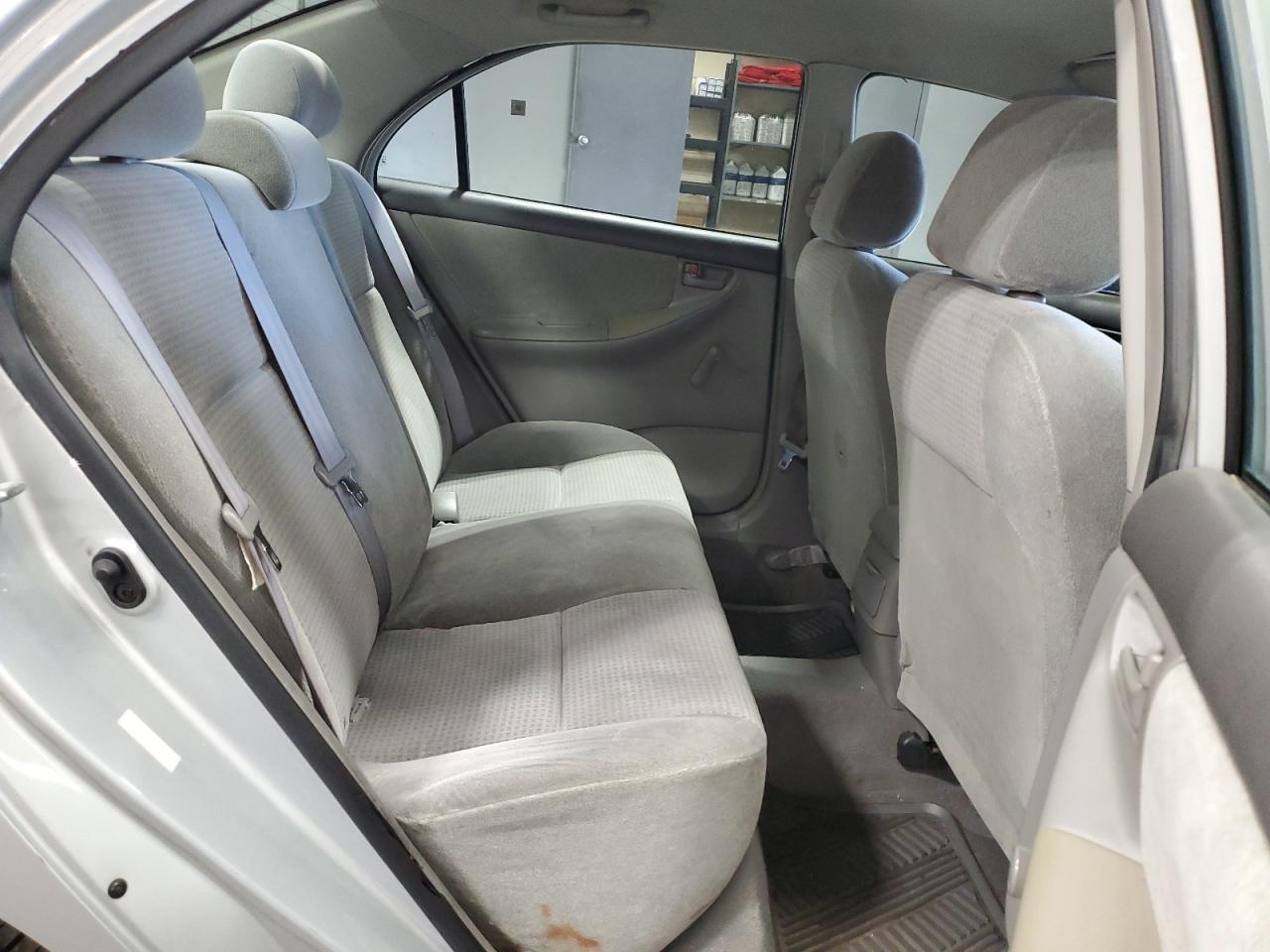 Toyota Corolla Ce Image 6