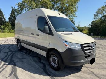  Salvage Mercedes-Benz Sprinter