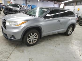  Salvage Toyota Highlander