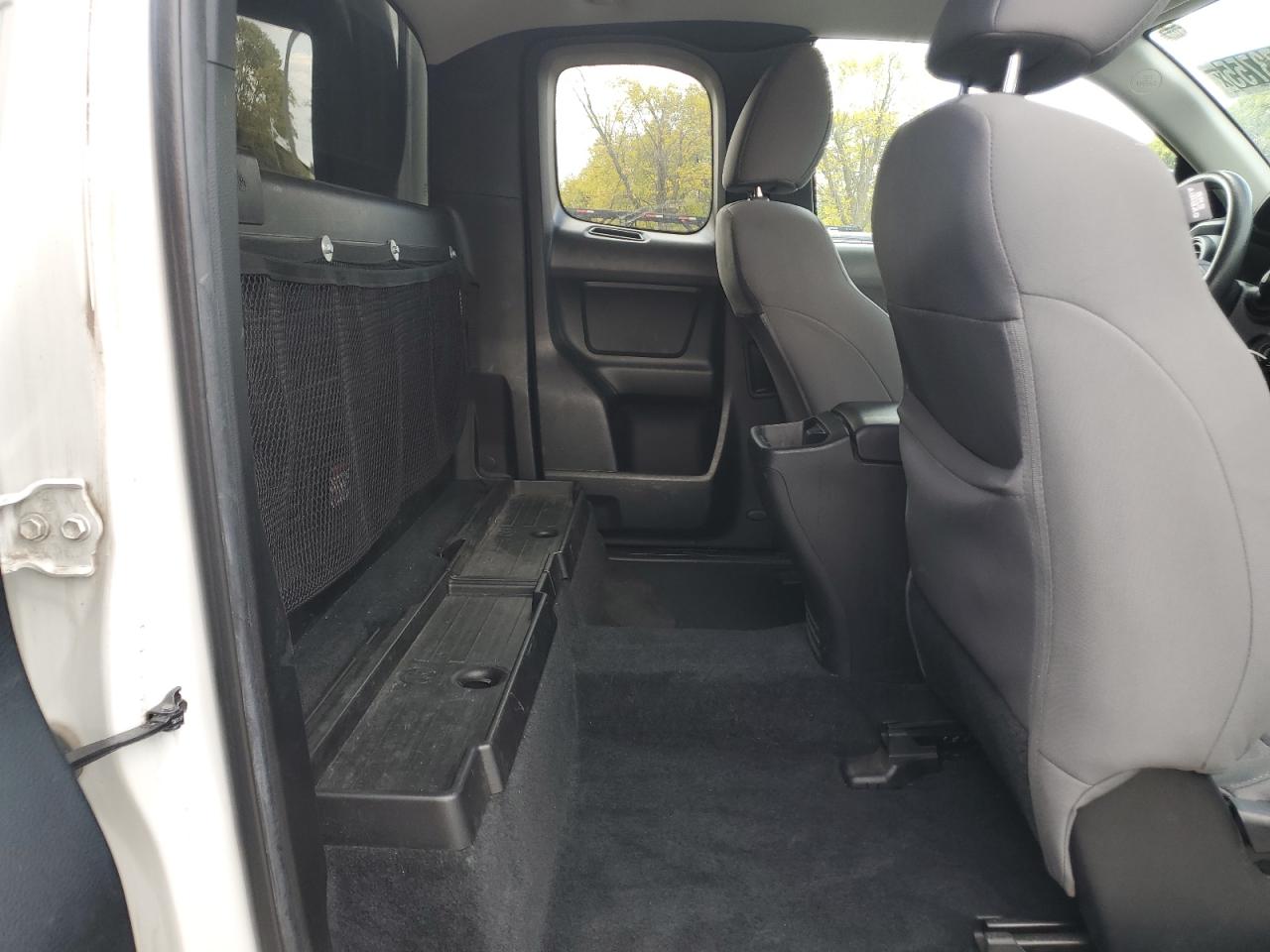 Toyota Tacoma Access Cab Image 10