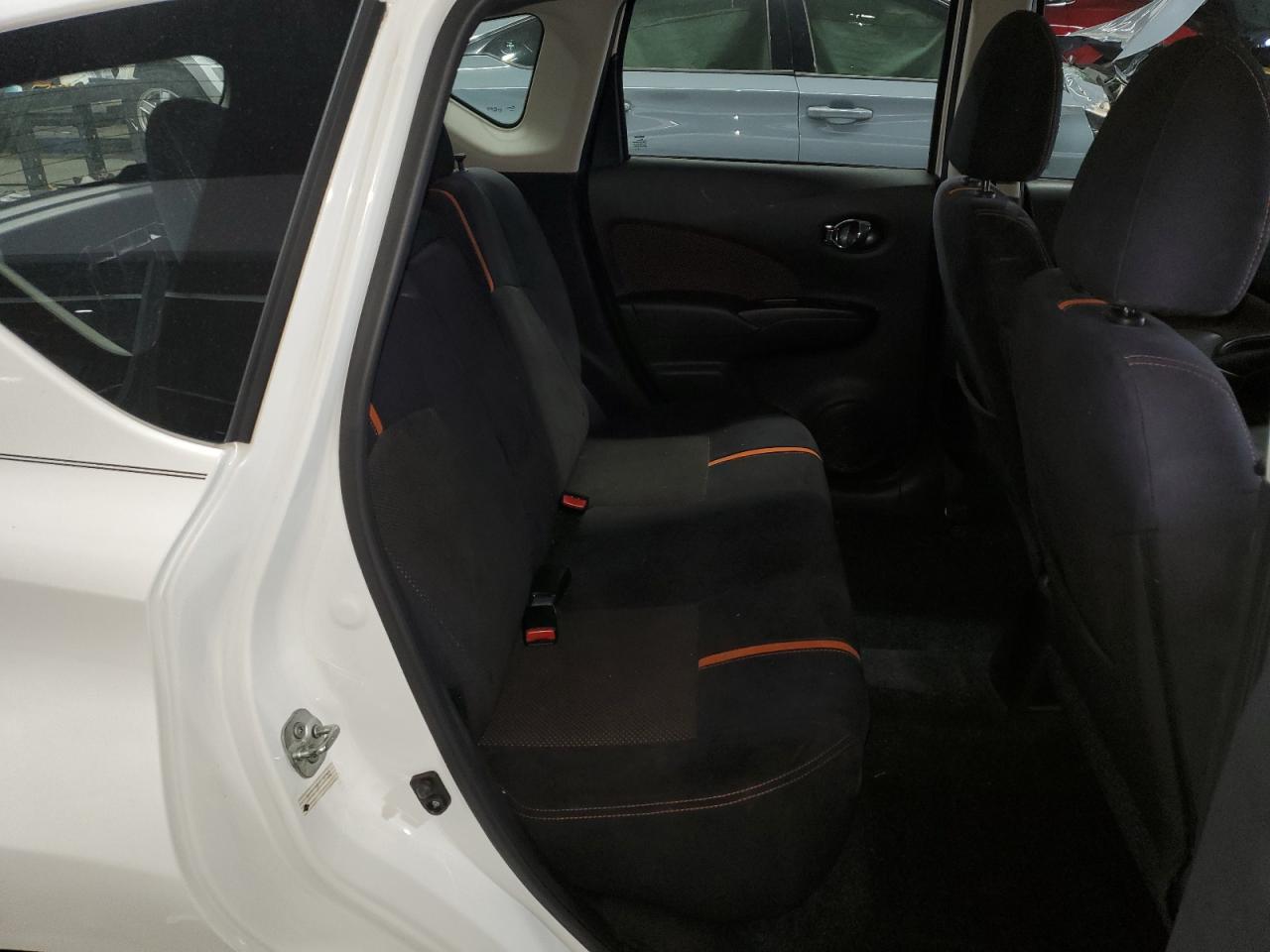 Nissan Versa S Image 9