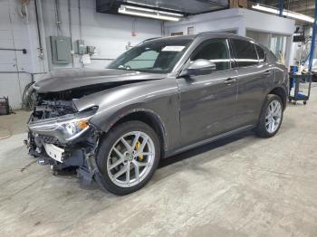  Salvage Alfa Romeo Stelvio