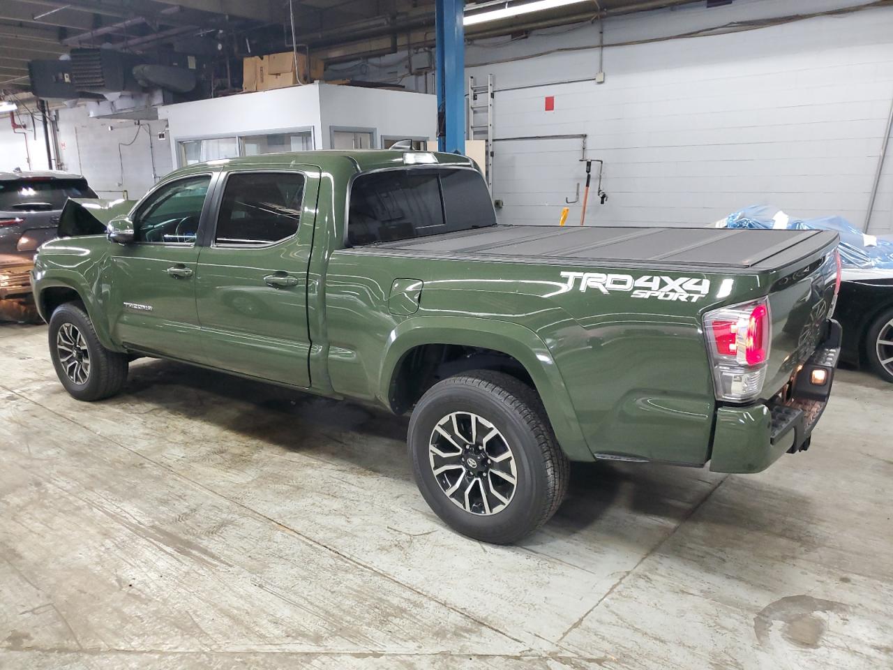 Toyota Tacoma Double Cab Image 2