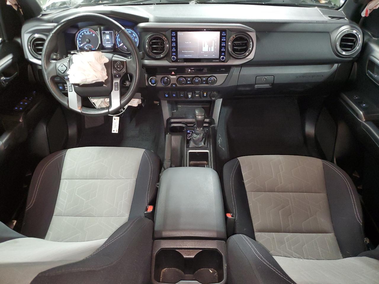 Toyota Tacoma Double Cab Image 4