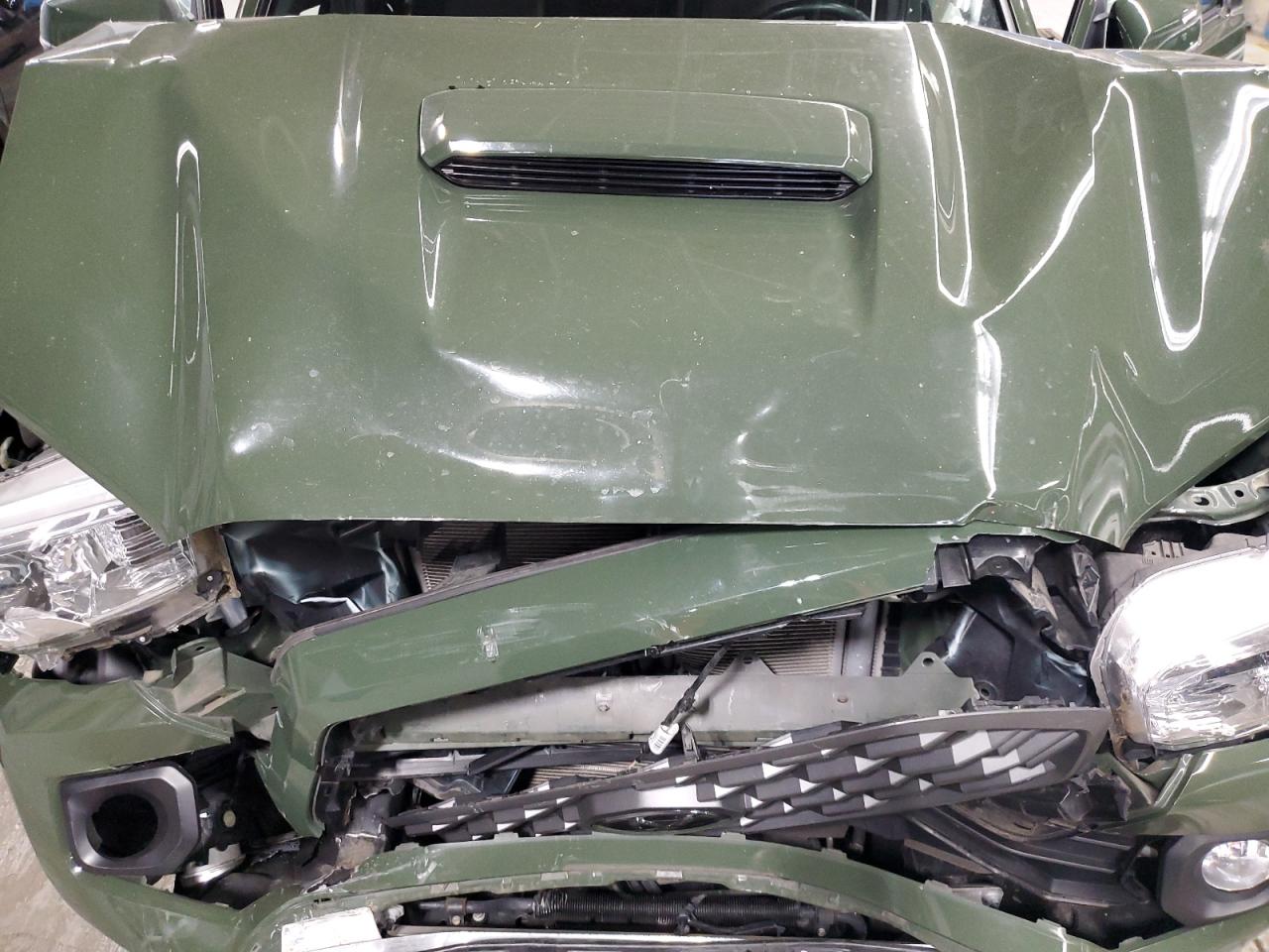 Toyota Tacoma Double Cab Image 11