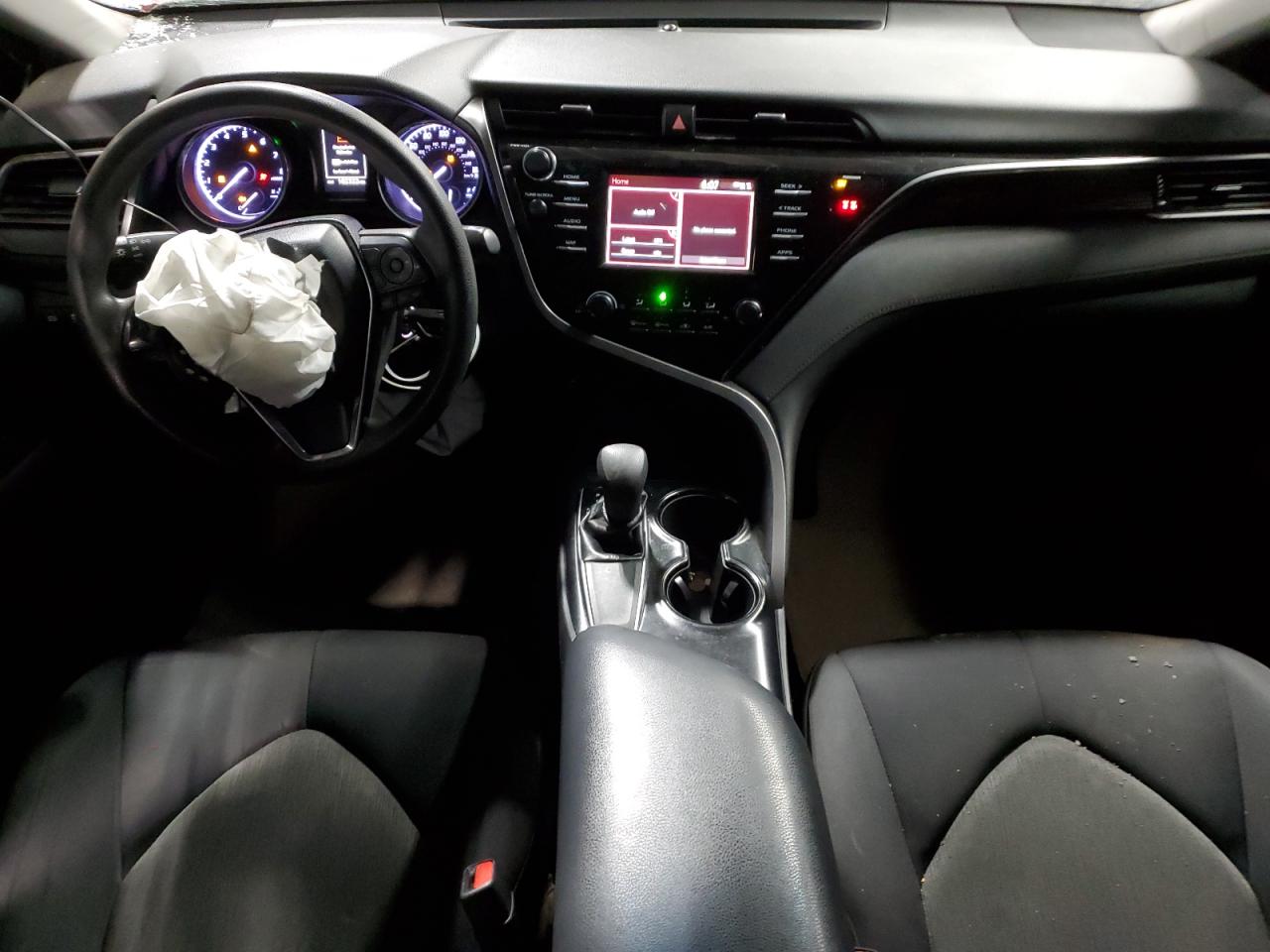 Toyota Camry L Image 12