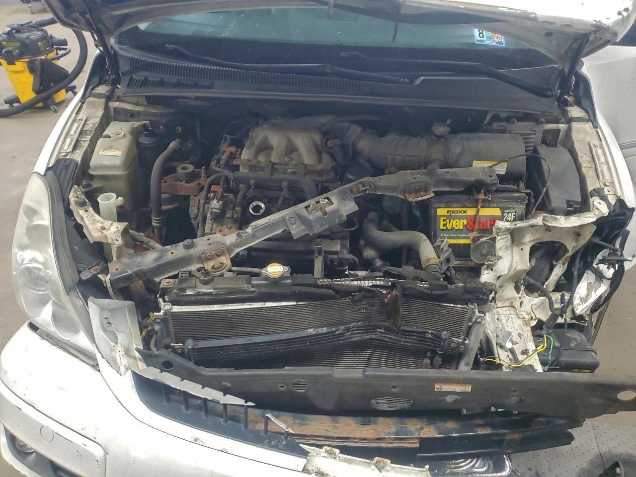 Hyundai Entourage Gls Image 10