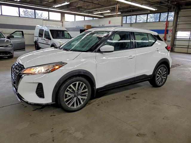  Salvage Nissan Kicks