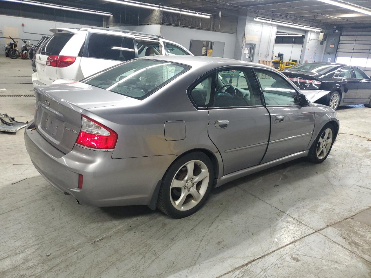 Subaru Legacy 2.5i Limited Image 3