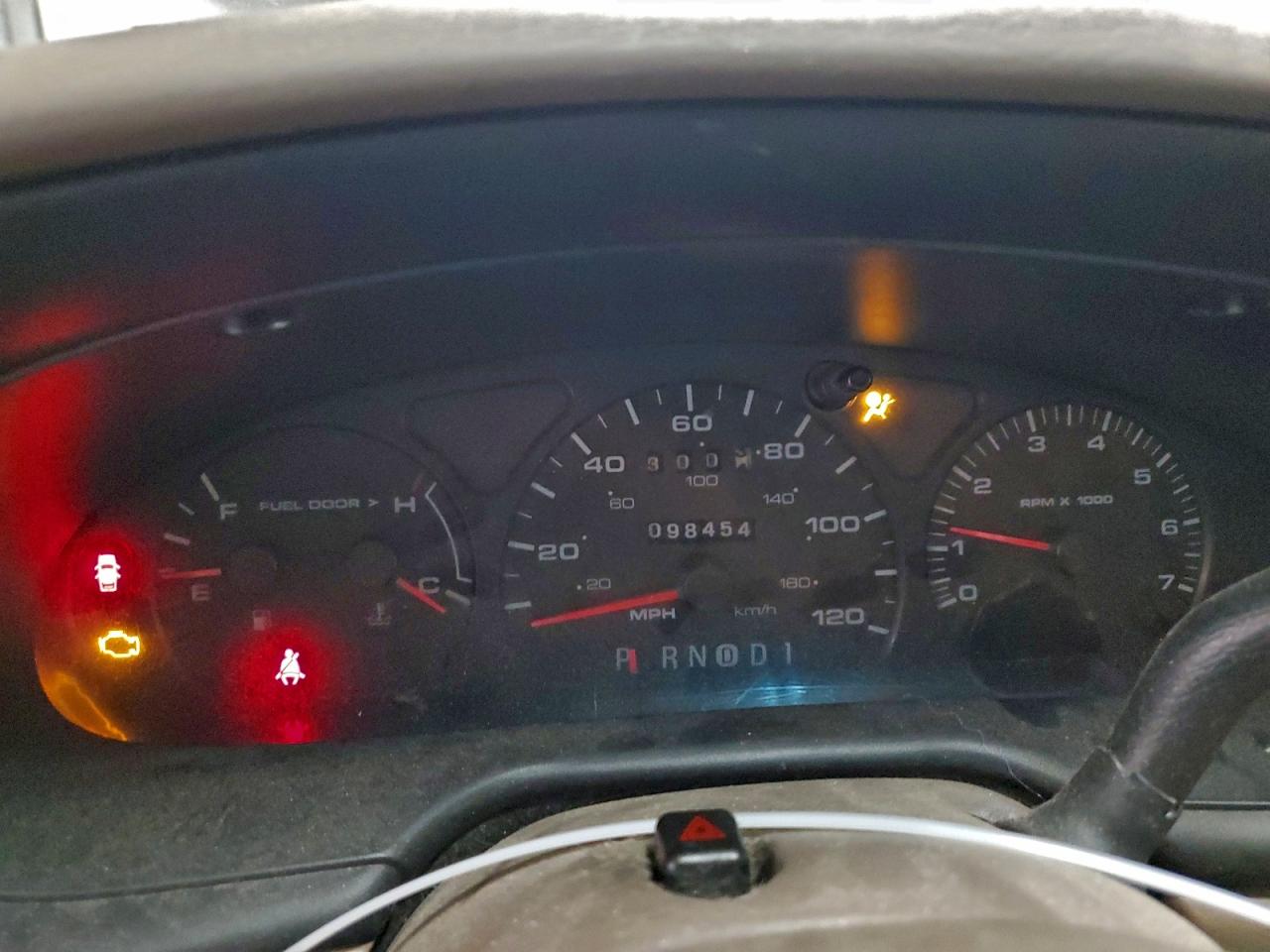 Ford Taurus Se Image 9