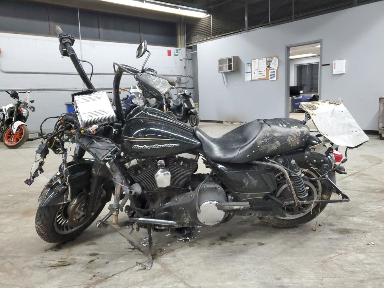 Harley-Davidson Fl Image 4