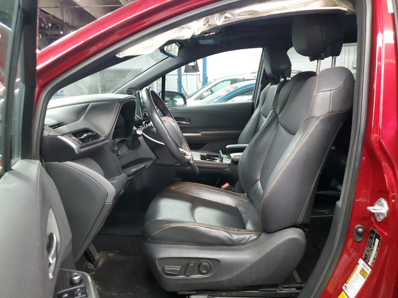 Toyota Sienna Xse Image 4