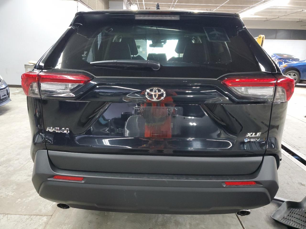 Toyota RAV4 Xle Premium Image 5