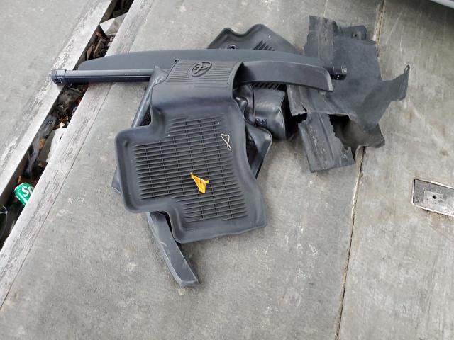 Toyota RAV4 Xle Premium Image 11