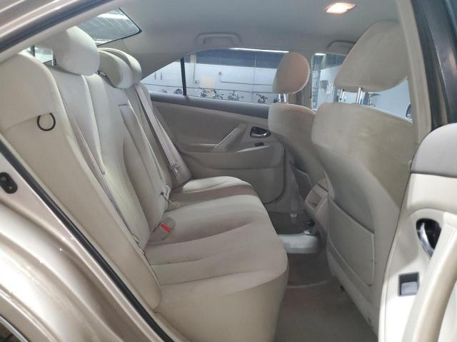 Toyota Camry Ce Image 12