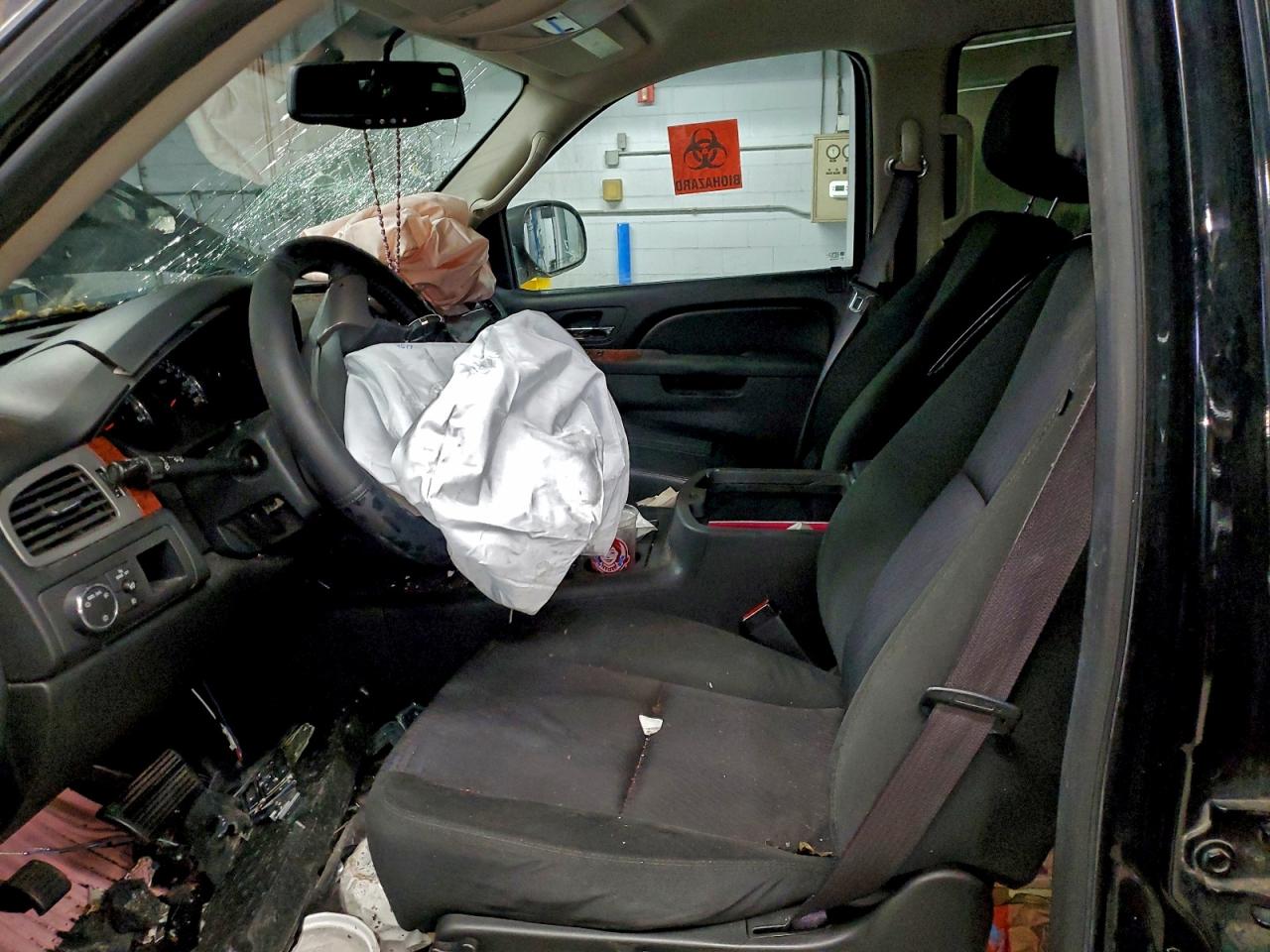 GMC Yukon Sle Image 7