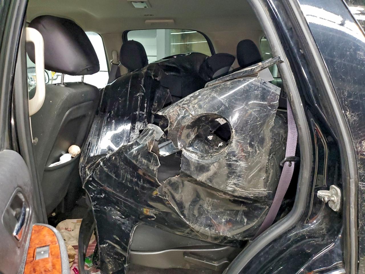 GMC Yukon Sle Image 12