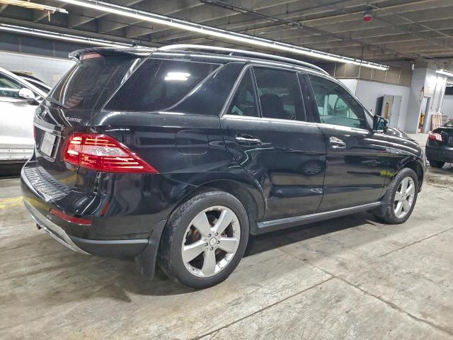 Mercedes-Benz M-Class 350 Bluetec Image 3