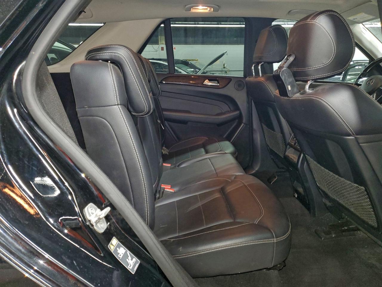 Mercedes-Benz M-Class 350 Bluetec Image 13