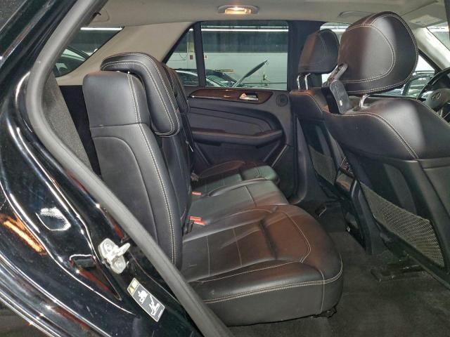 Mercedes-Benz M-Class 350 Bluetec Image 13