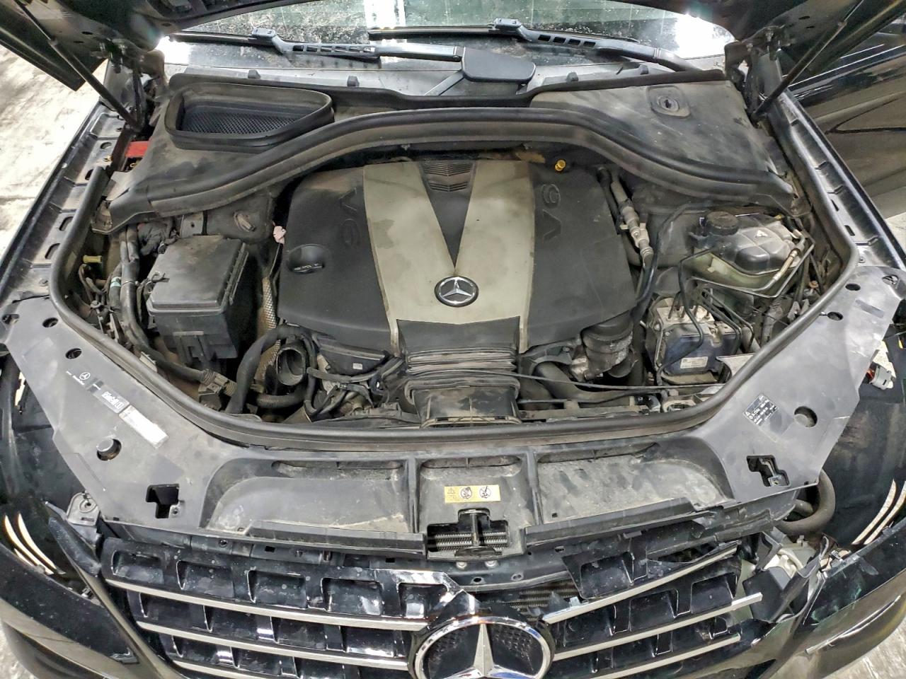 Mercedes-Benz M-Class 350 Bluetec Image 10