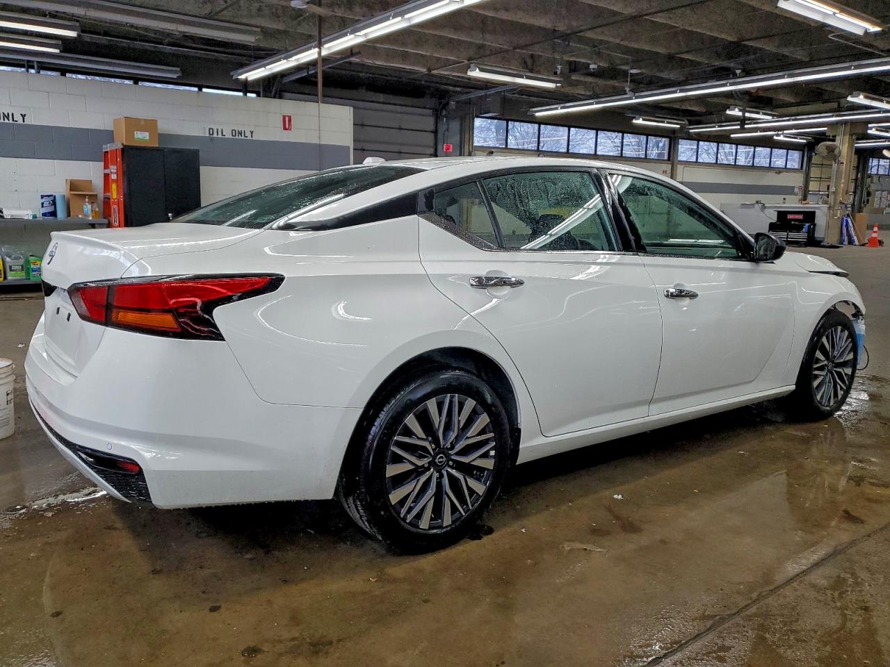 Nissan Altima Sv Image 4