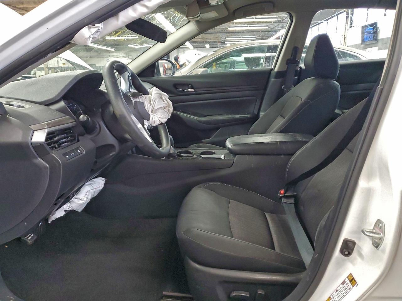 Nissan Altima Sv Image 2