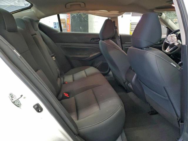 Nissan Altima Sv Image 10