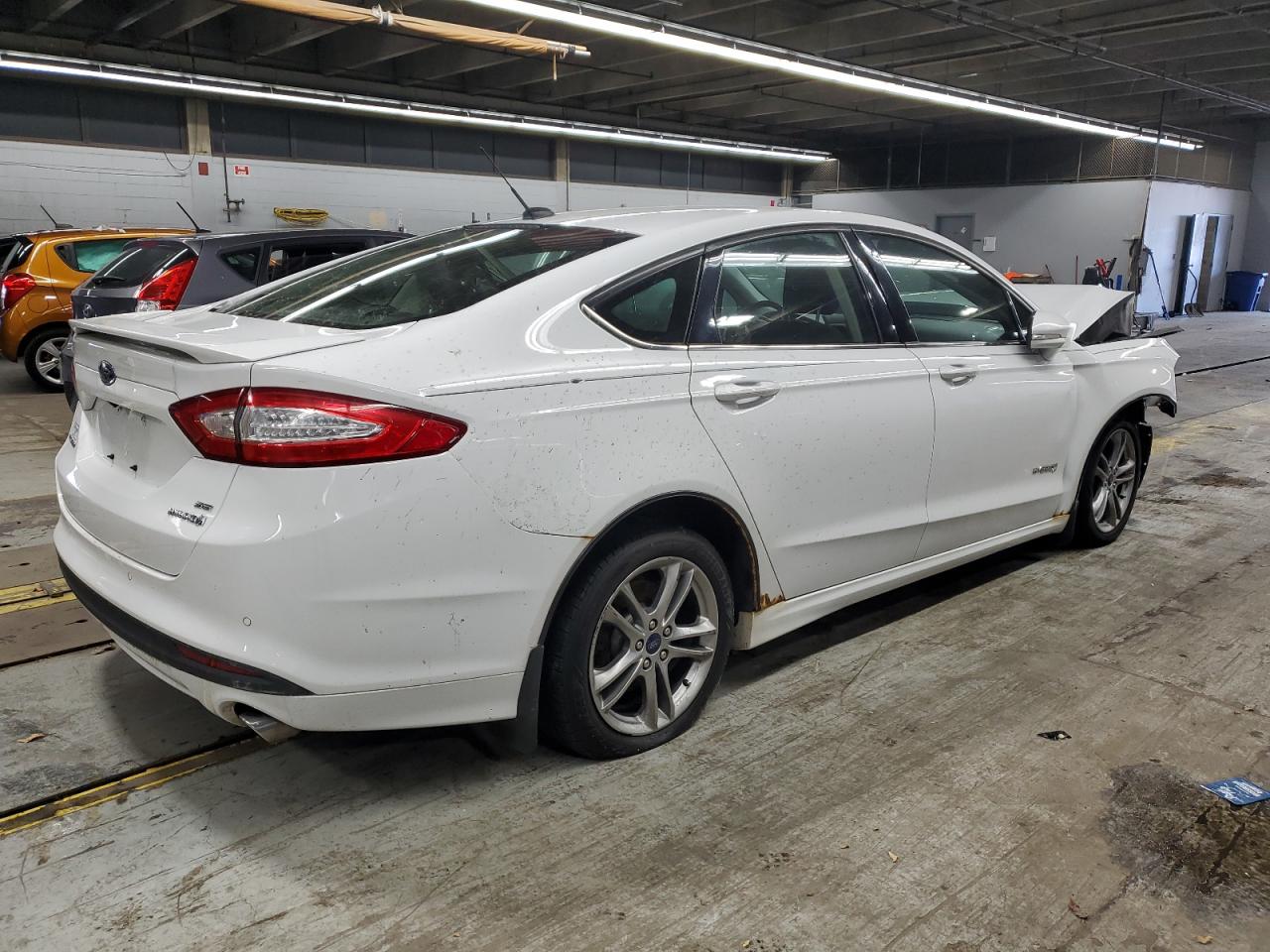 Ford Fusion Se Hybrid Image 10