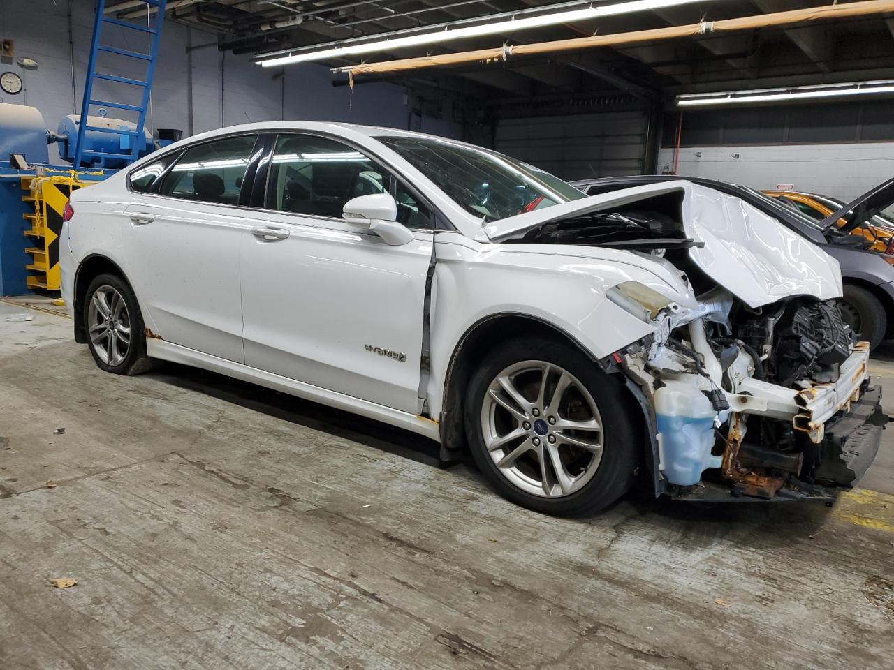 Ford Fusion Se Hybrid Image 4