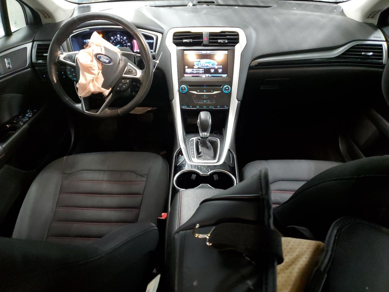 Ford Fusion Se Hybrid Image 3