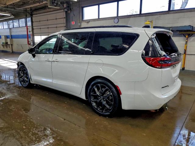 Chrysler Pacifica Limited Image 7