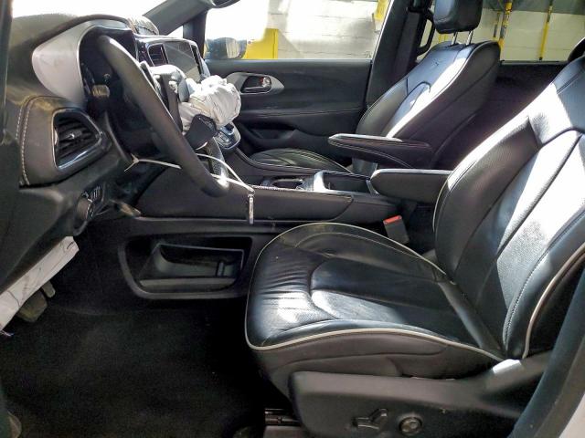 Chrysler Pacifica Limited Image 5