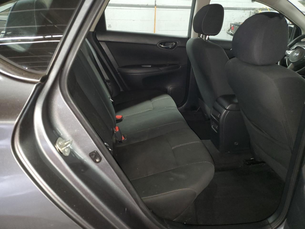 Nissan Sentra S Image 8