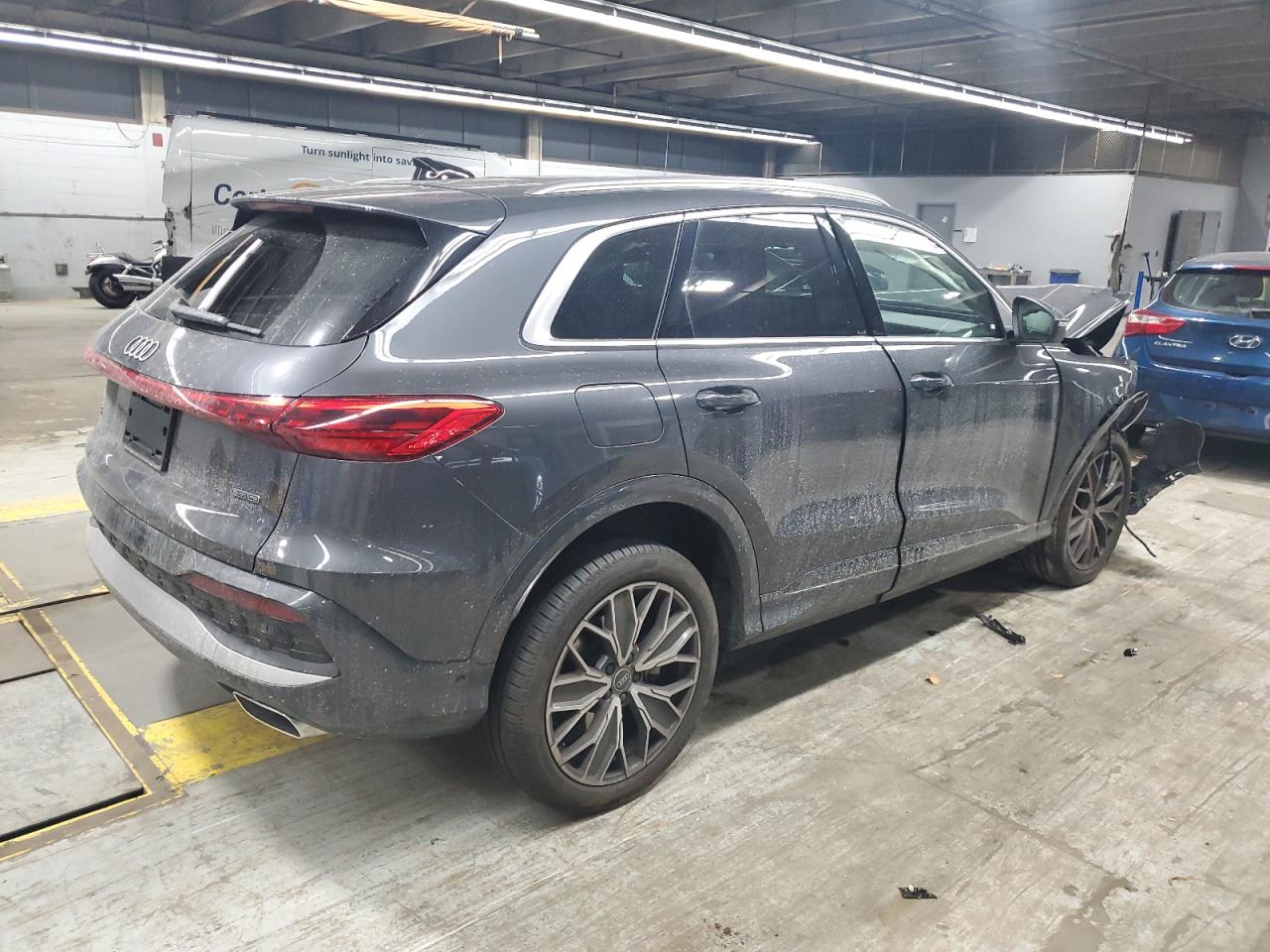 Audi Q5 Premium Plus Image 2