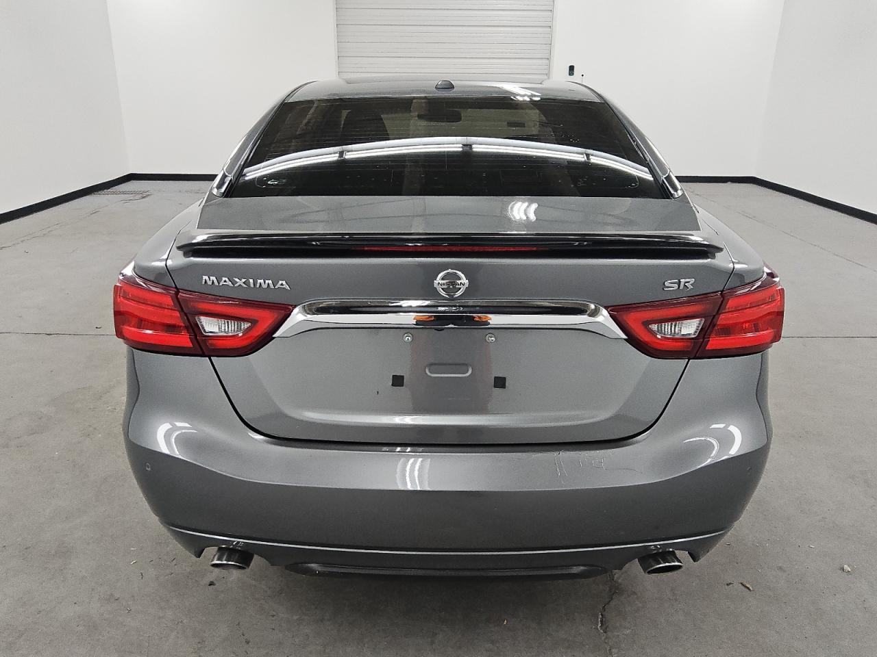 Nissan Maxima 3.5s Image 10